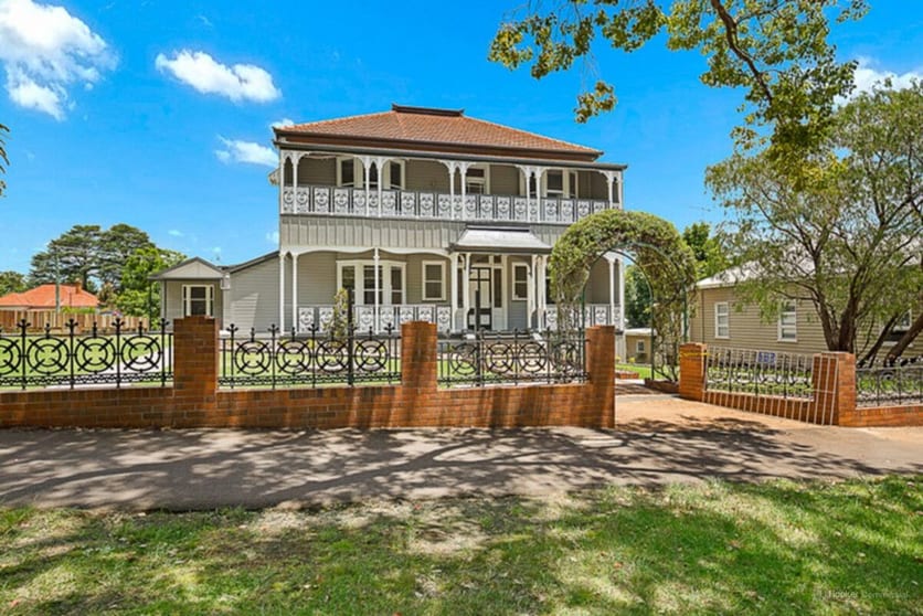 Click to view all images Level One/100 Margaret Street East Toowoomba QLD 4350 - Image 1