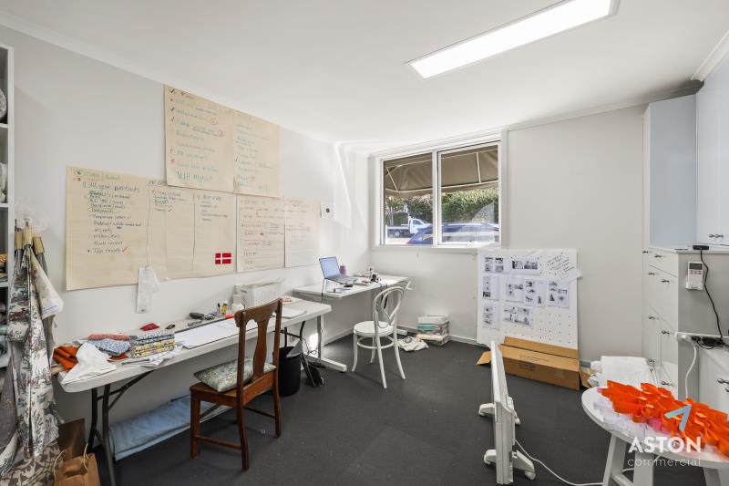 Click to view all images 10 Sixth Avenue Burwood VIC 3125 - Image 2