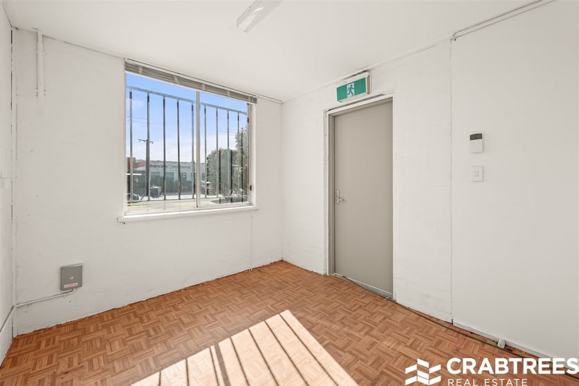 Click to view all images 1/10 Kareela Street Mordialloc VIC 3195 - Image 3