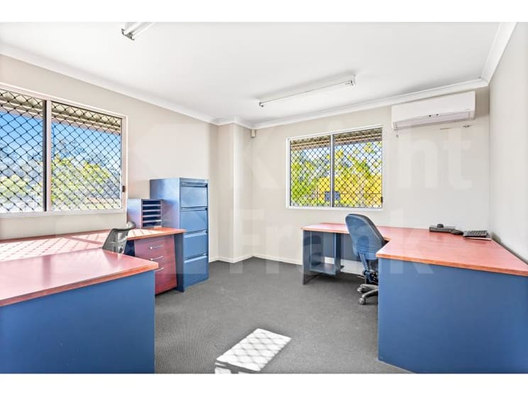 Click to view all images WHOLE OF PROPERTY/20 Capricorn Street Gracemere QLD 4702 - Image 3