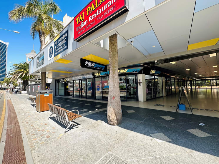 Click to view all images 8/3290 Surfers Paradise Boulevard Surfers Paradise QLD 4217 - Image 2