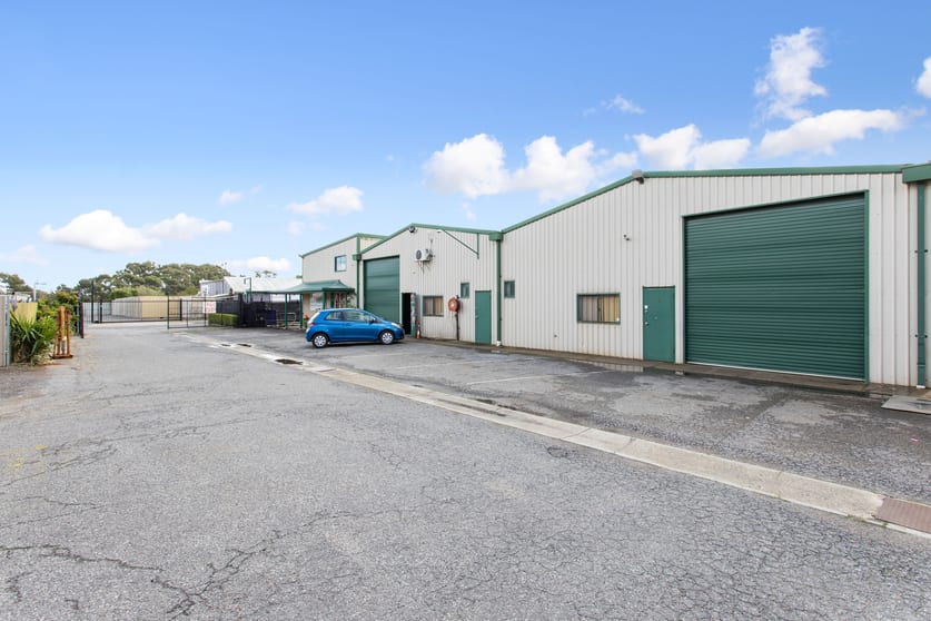Click to view all images 4/6 Charlotte Street Smithfield SA 5114 - Image 3