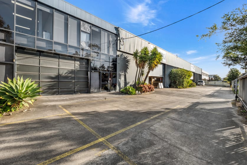Click to view all images 4 Bay Road Taren Point NSW 2229 - Image 1