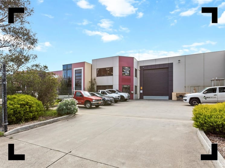 Click to view all images 16 Lieber Grove Carrum Downs VIC 3201 - Image 1