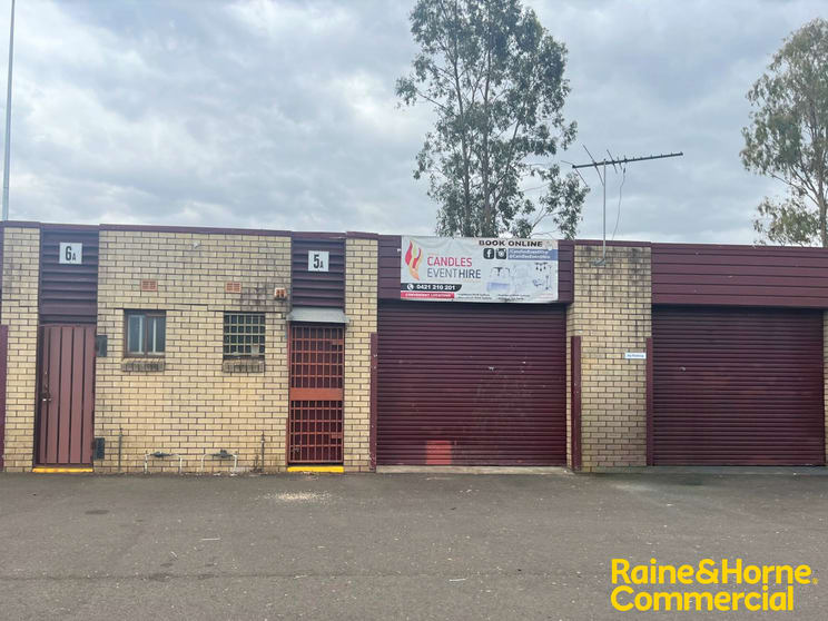 Click to view all images Unit 5A/4 Louise Avenue Ingleburn NSW 2565 - Image 1