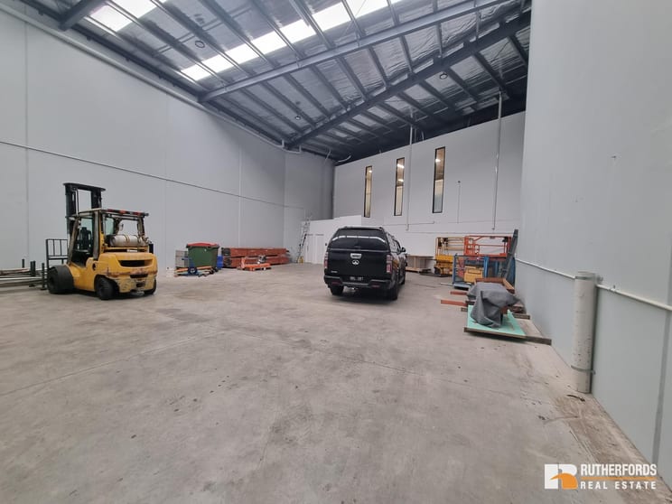 Click to view all images 4/7 Dalton Road Thomastown VIC 3074 - Image 2