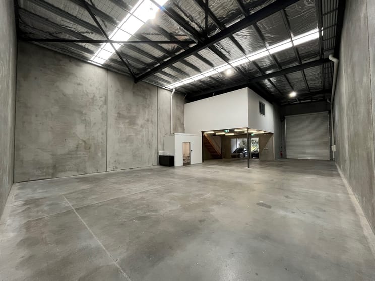 Click to view all images Unit 11/18-20 Edward Street Oakleigh VIC 3166 - Image 2