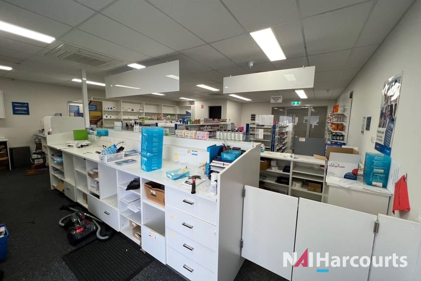 Click to view all images 62A Manor House Drive Epping VIC 3076 - Image 2