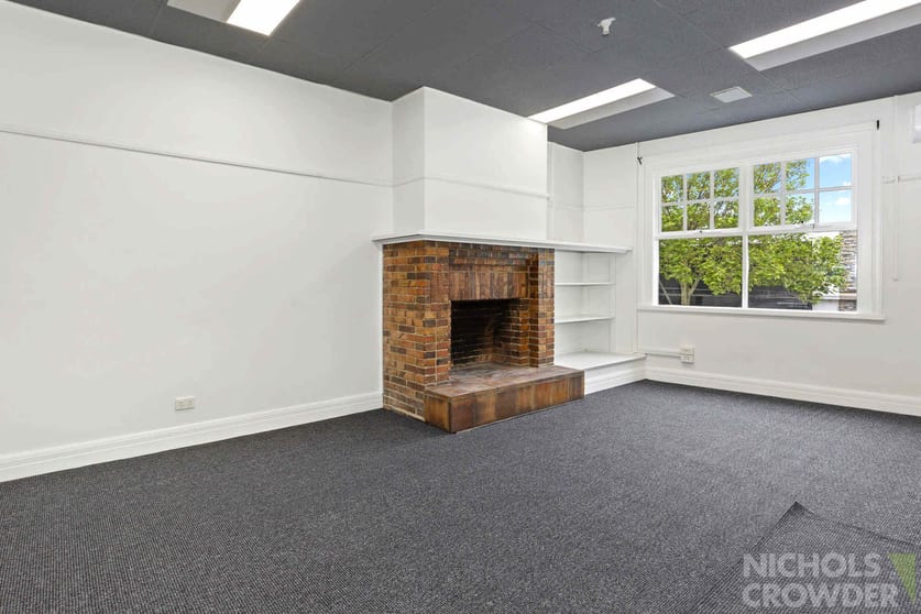 Click to view all images 1/72 Main Street Mornington VIC 3931 - Image 3