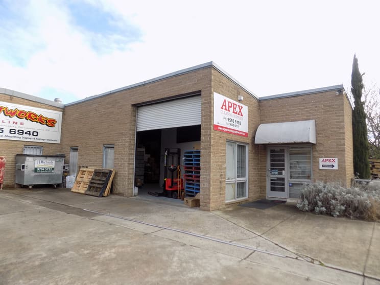 1/2 Kinwal Court Moorabbin VIC 3189 - Image 2