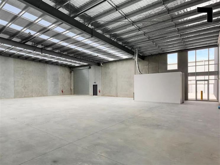Click to view all images 11/11 Rockfield Way Ravenhall VIC 3023 - Image 2