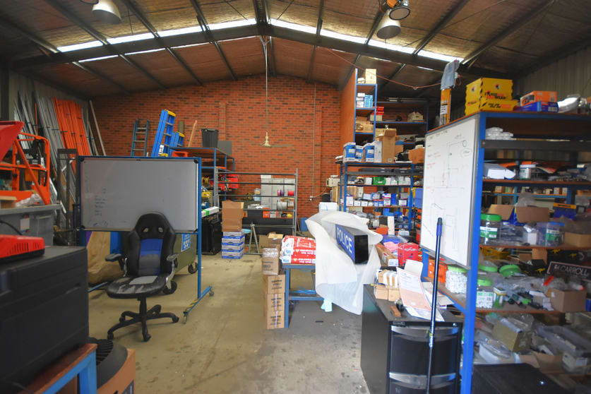 Click to view all images 2/2 Hempel Street Wodonga VIC 3690 - Image 2
