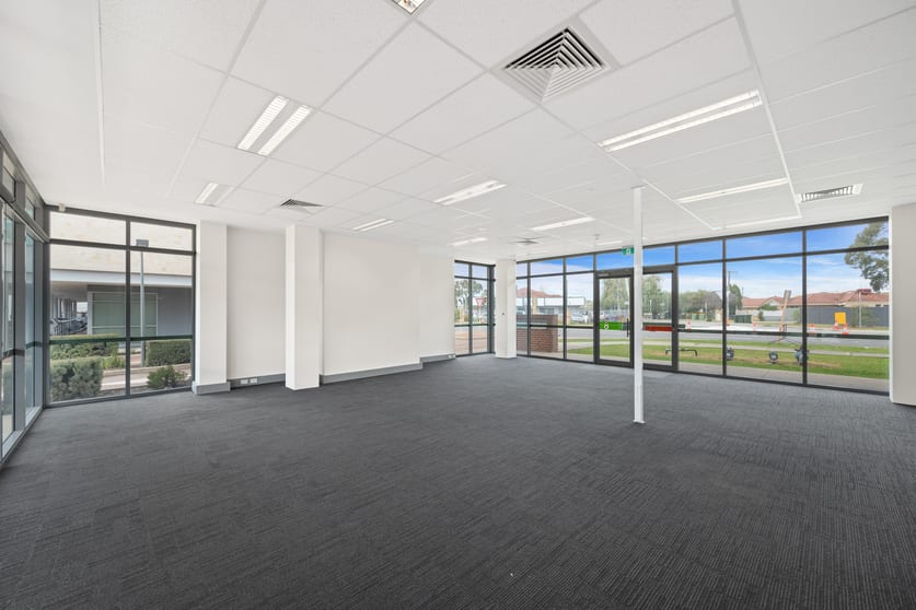 Click to view all images 8/8 Welshpool Road East Victoria Park WA 6101 - Image 2