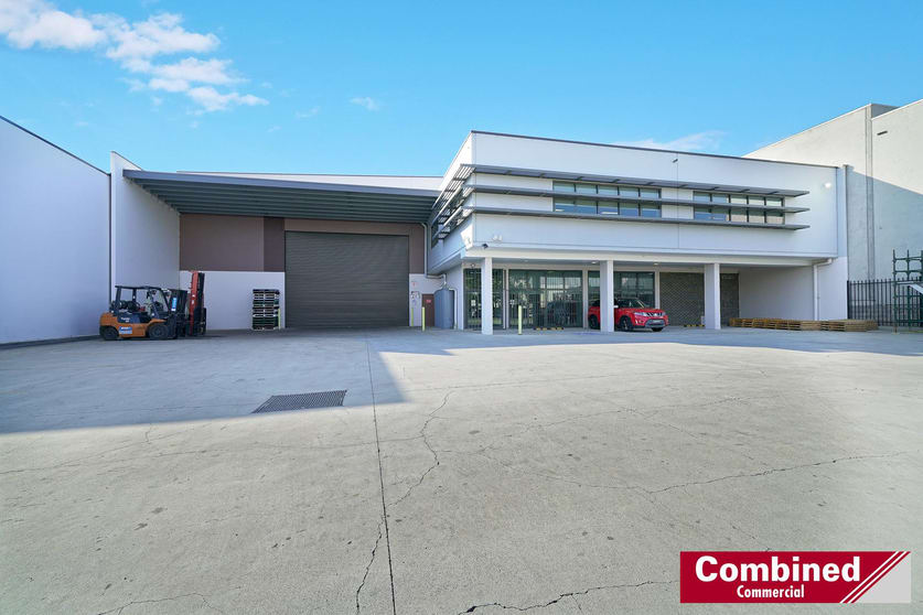 Click to view all images Part/11 Mount Erin Road Campbelltown NSW 2560 - Image 2