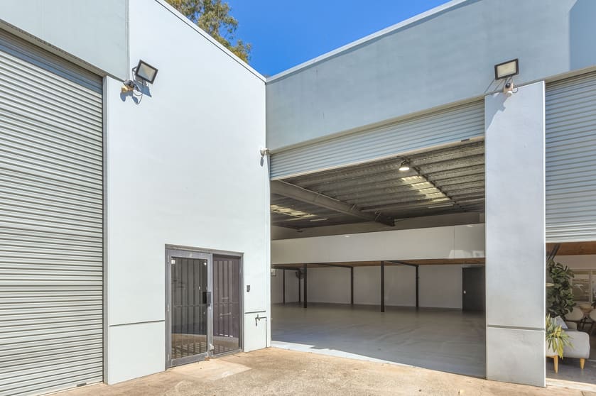 Click to view all images 5/30 Fremantle Street Burleigh Heads QLD 4220 - Image 1