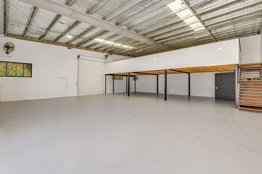 Click to view all images 5/30 Fremantle Street Burleigh Heads QLD 4220 - Image 3