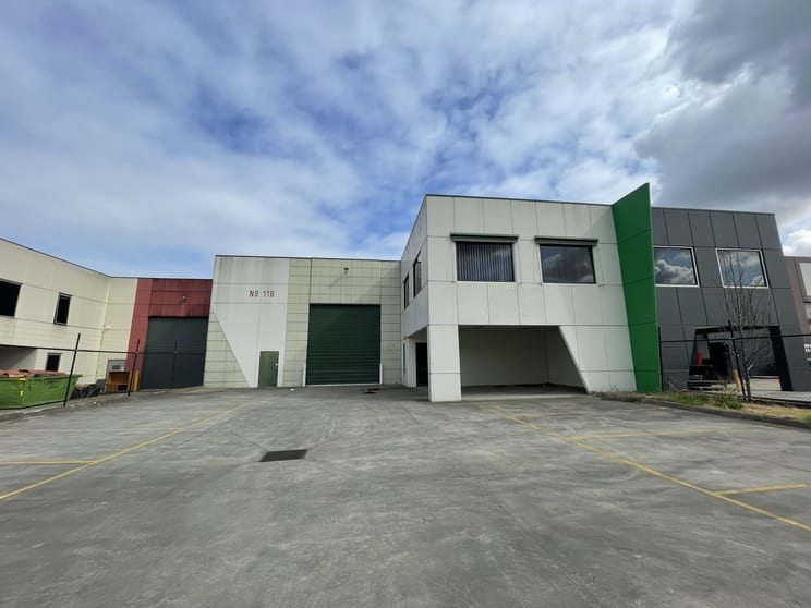 Click to view all images 118 Williams Road Dandenong VIC 3175 - Image 1