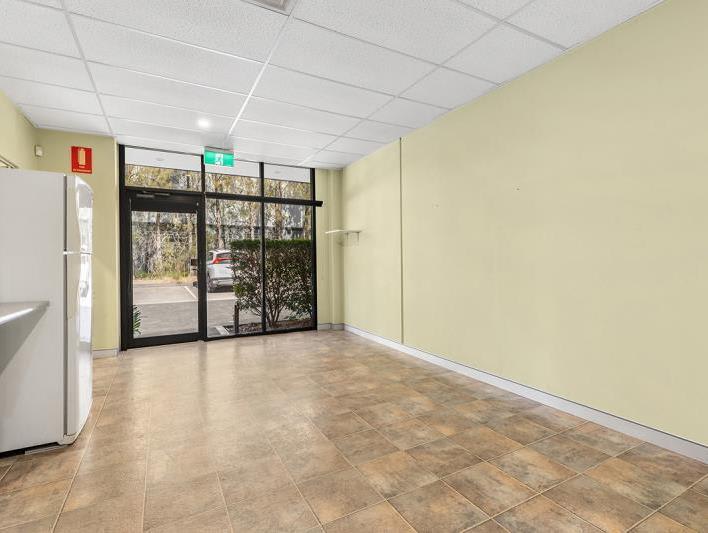 Click to view all images Unit 5/6 Frost Drive Mayfield West NSW 2304 - Image 2