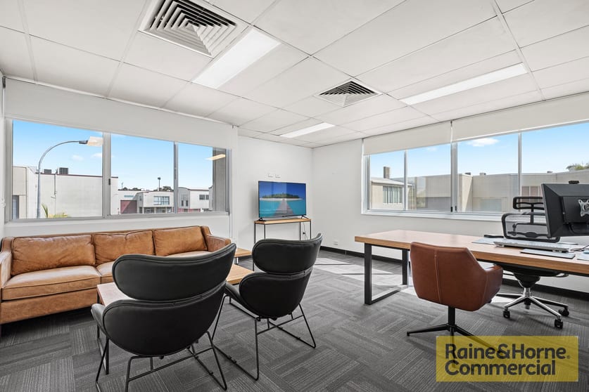 Click to view all images 4/29 Links Avenue Eagle Farm QLD 4009 - Image 2