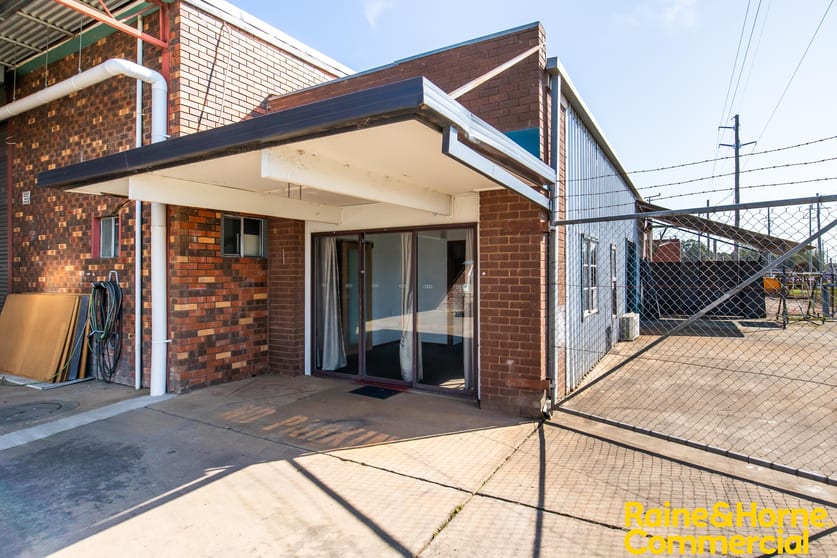 Click to view all images 4/3-5 Nesbitt Street Wagga Wagga NSW 2650 - Image 1