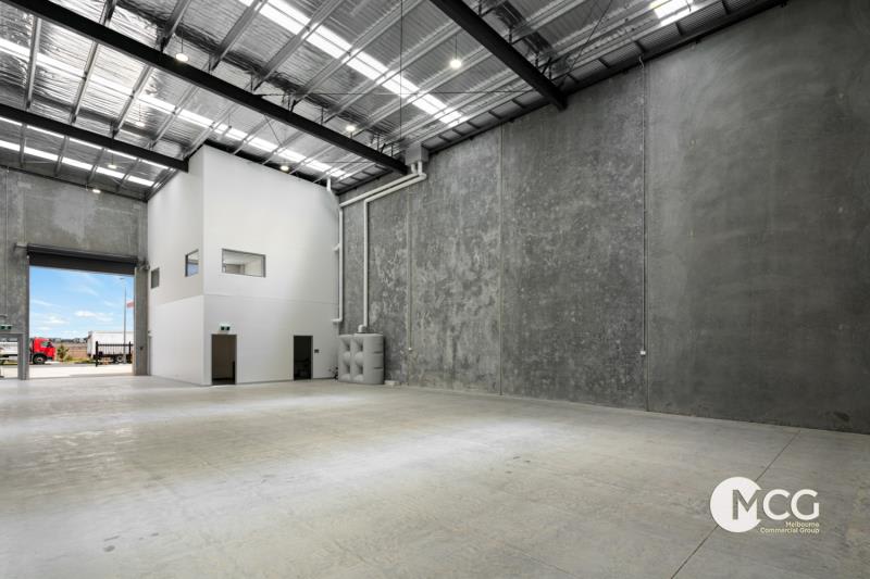 Click to view all images 52B Bonview Circuit Truganina VIC 3029 - Image 2