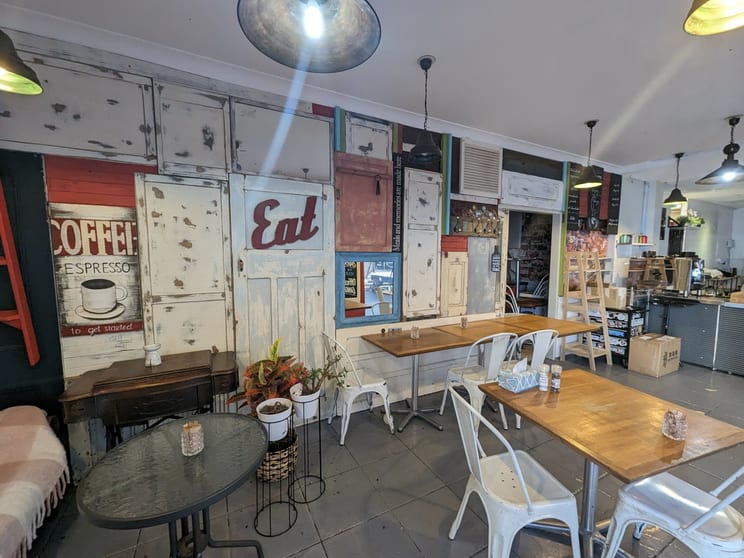 Click to view all images 2/186 Queen Street Campbelltown NSW 2560 - Image 2