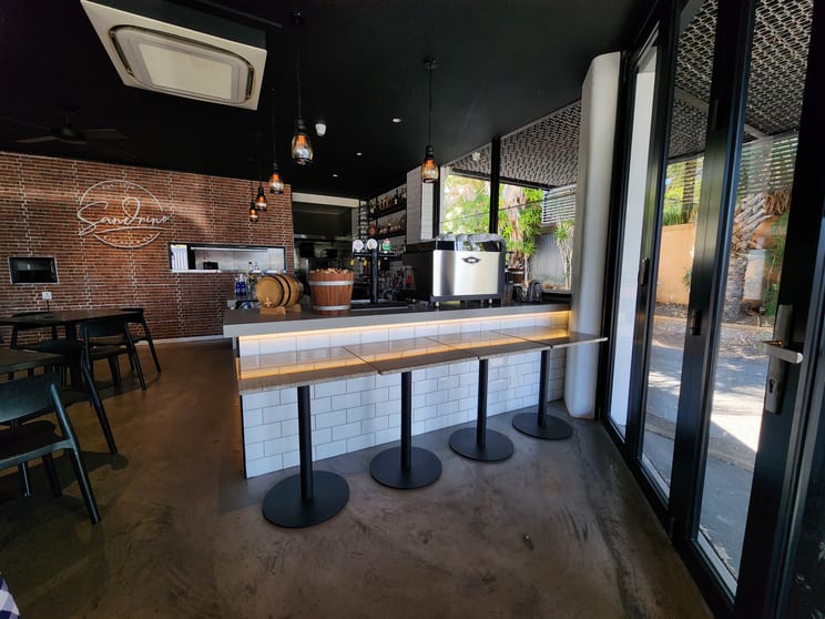 Click to view all images 1/1-7 Naranga Avenue Broadbeach Waters QLD 4218 - Image 2