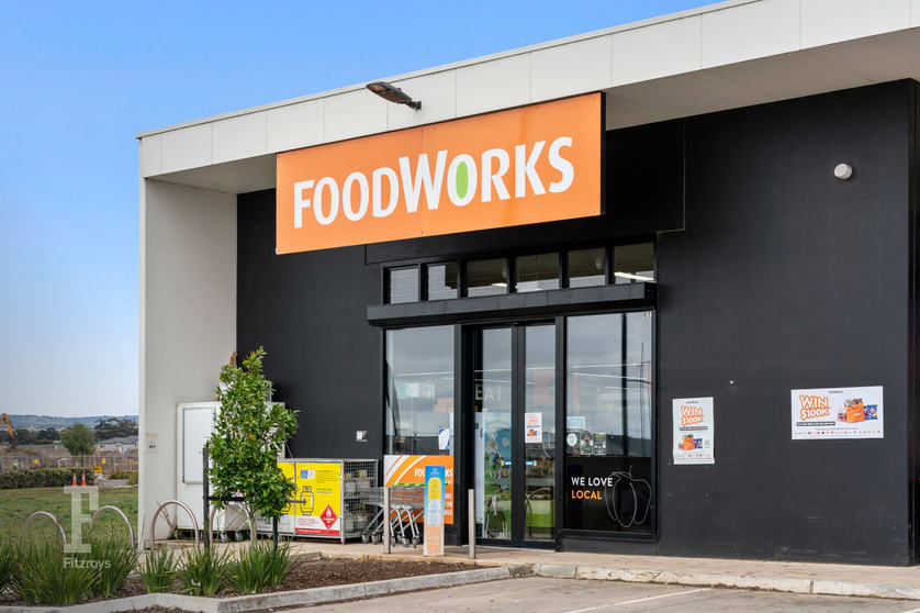 Click to view all images 9 Banks Drive Diggers Rest VIC 3427 - Image 2