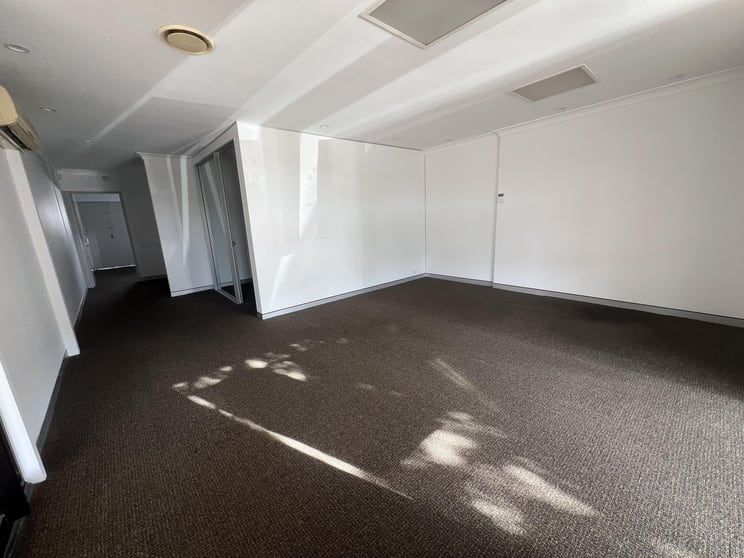 Click to view all images 1/282-292 Oxley Avenue Margate QLD 4019 - Image 2