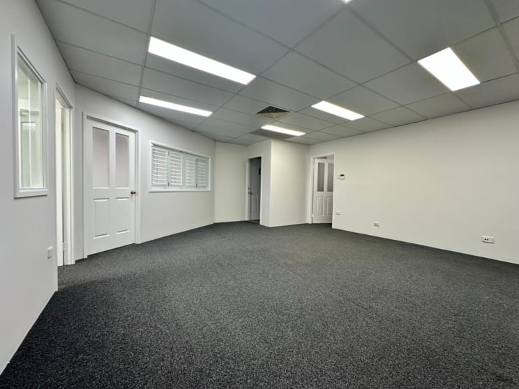 Click to view all images 4-5/9 Central Drive Burleigh Heads QLD 4220 - Image 1