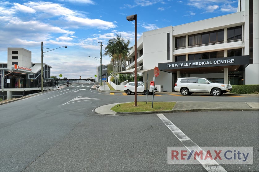 Click to view all images 3/40 Chasely Street Auchenflower QLD 4066 - Image 2