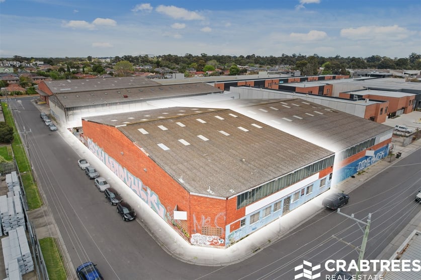 Click to view all images 18 Natalia Avenue Oakleigh South VIC 3167 - Image 1