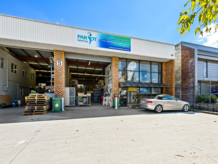 Click to view all images 2/5 Westerway Street Slacks Creek QLD 4127 - Image 3