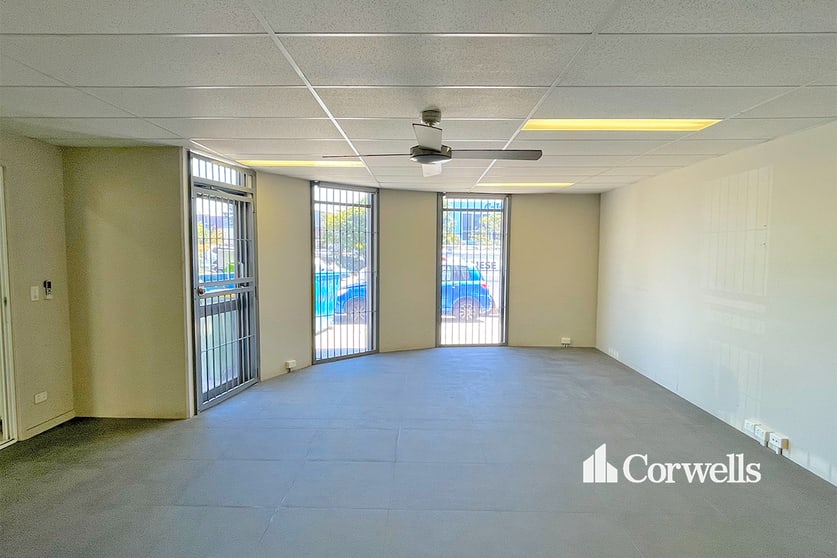 Click to view all images 3/16 Dover Drive Burleigh Heads QLD 4220 - Image 3