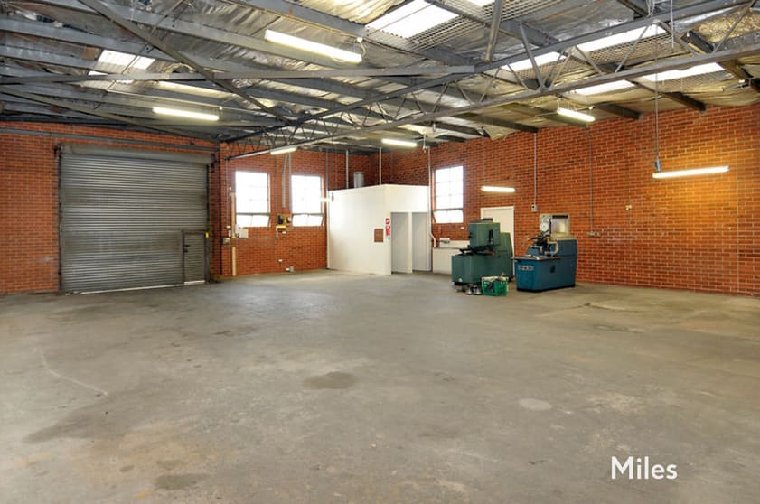 Click to view all images 6 Orthla Avenue Heidelberg West VIC 3081 - Image 3