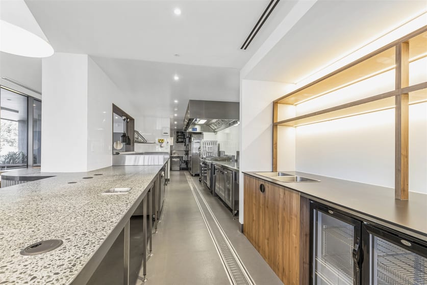 Click to view all images 140 Wellington Road East Brisbane QLD 4169 - Image 3