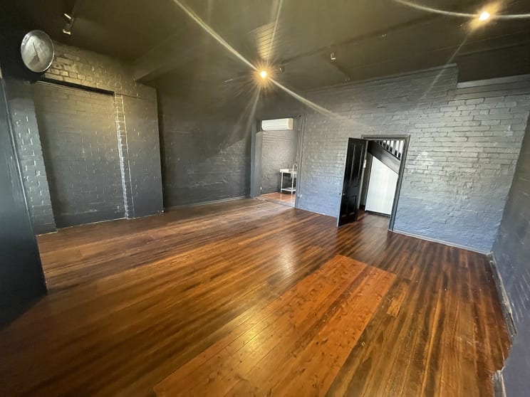 Click to view all images 10 Station Street Wentworth Falls NSW 2782 - Image 2