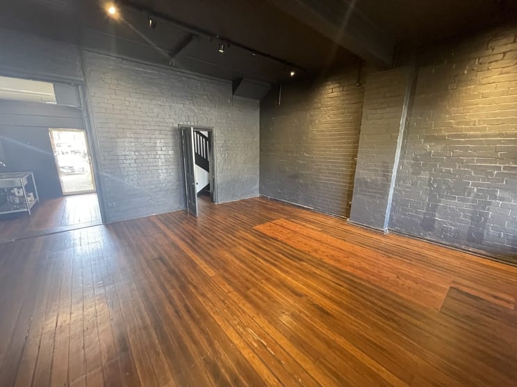 Click to view all images 10 Station Street Wentworth Falls NSW 2782 - Image 3