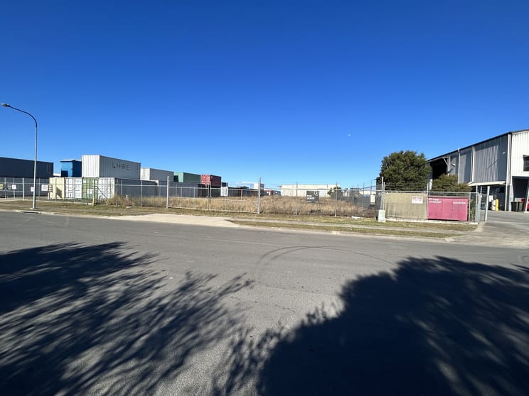 Click to view all images 46 Industrial Avenue Dundowran QLD 4655 - Image 2