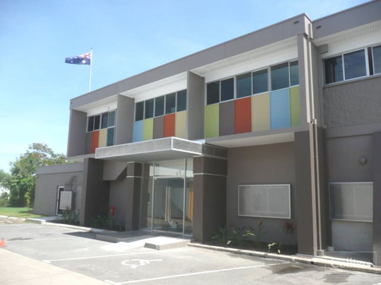 Click to view all images First Floor 2/3 Ramsay Street Garbutt QLD 4814 - Image 1