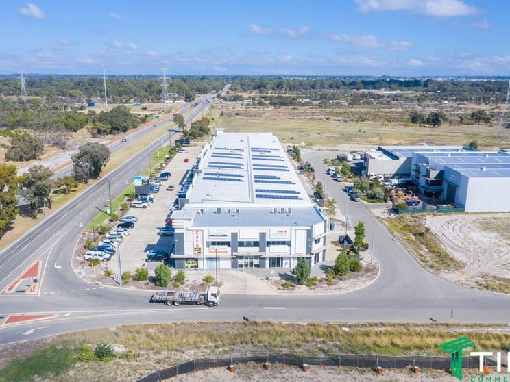 Click to view all images 2 Hensbrook Loop Forrestdale WA 6112 - Image 3