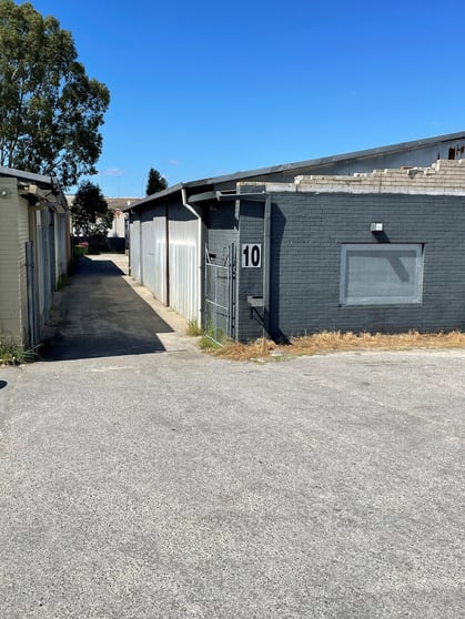 Click to view all images 3/10 Clavering Road Bayswater WA 6053 - Image 1