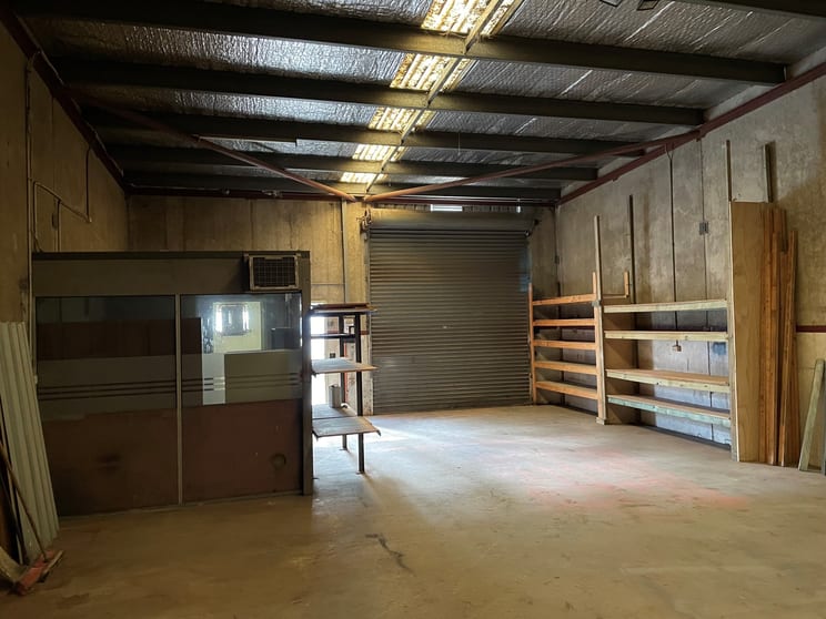Click to view all images 3/10 Clavering Road Bayswater WA 6053 - Image 2