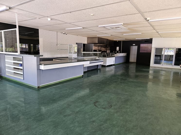 Click to view all images 1&2/293 Walnut Avenue Mildura VIC 3500 - Image 2