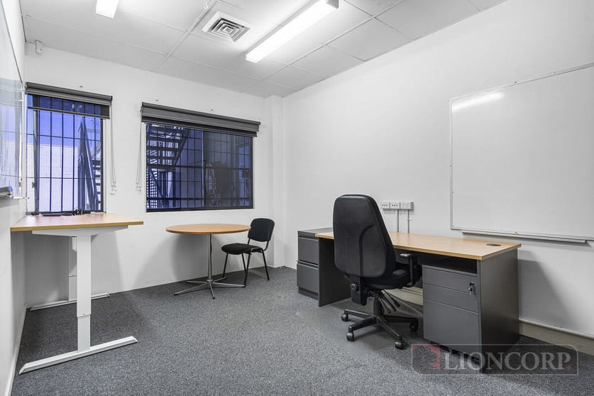 Click to view all images Underwood QLD 4119 - Image 2