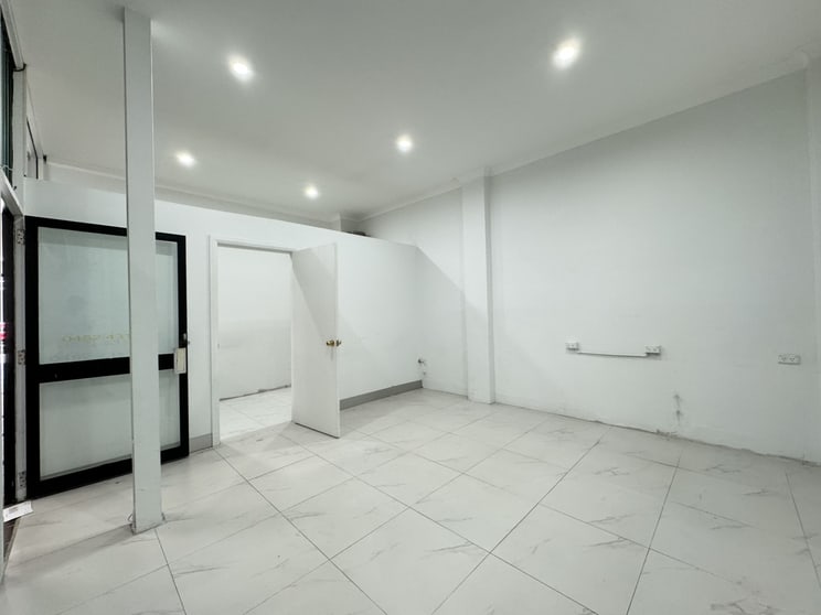 Click to view all images 7/372 Chapel Road Bankstown NSW 2200 - Image 3