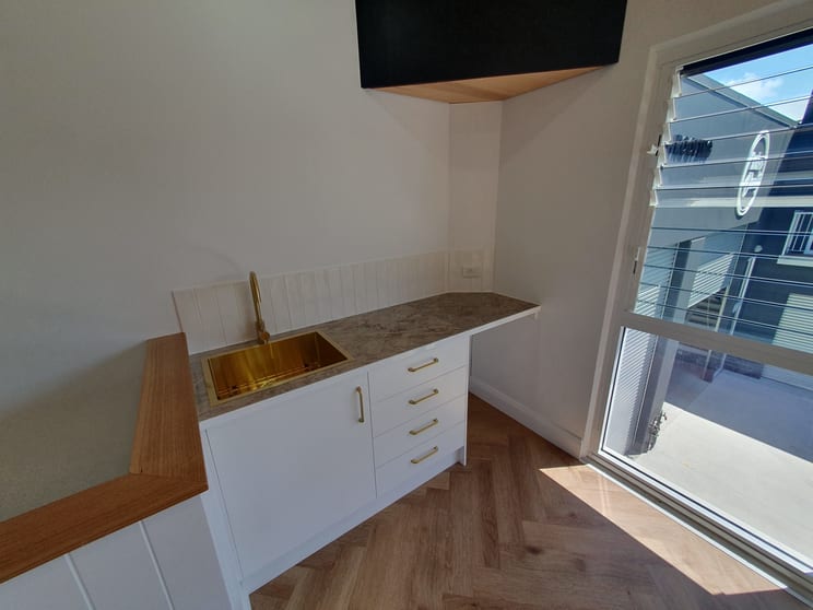 Click to view all images Currumbin Waters QLD 4223 - Image 3