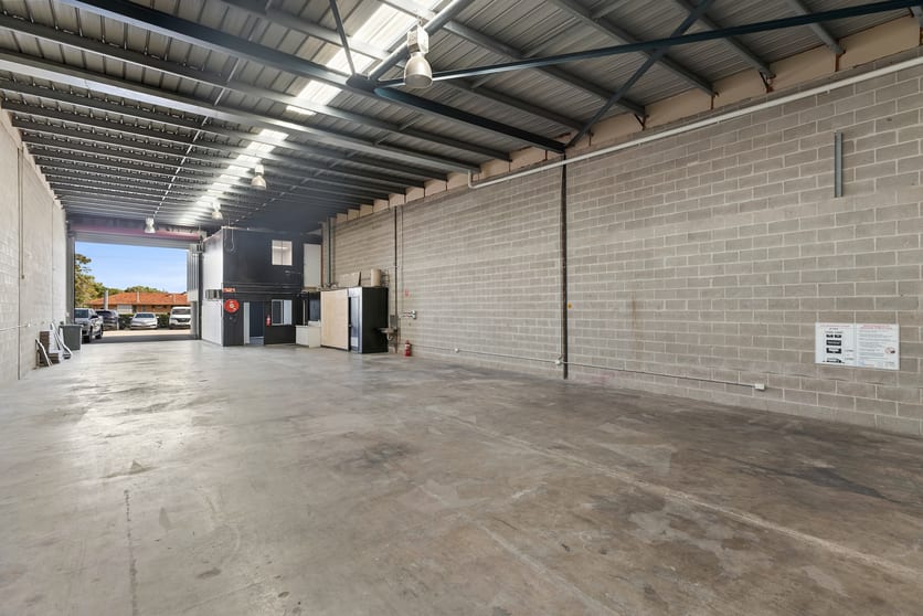 Click to view all images 3/1368 Kingsford Smith Drive Pinkenba QLD 4008 - Image 2
