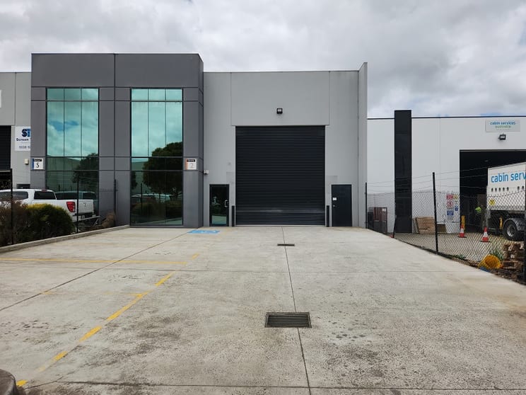 Click to view all images 2/5 Flight Drive Tullamarine VIC 3043 - Image 1