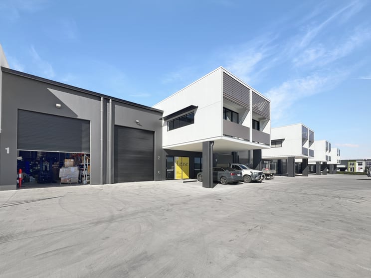 Click to view all images 2/19-21 Packer Road Baringa QLD 4551 - Image 1